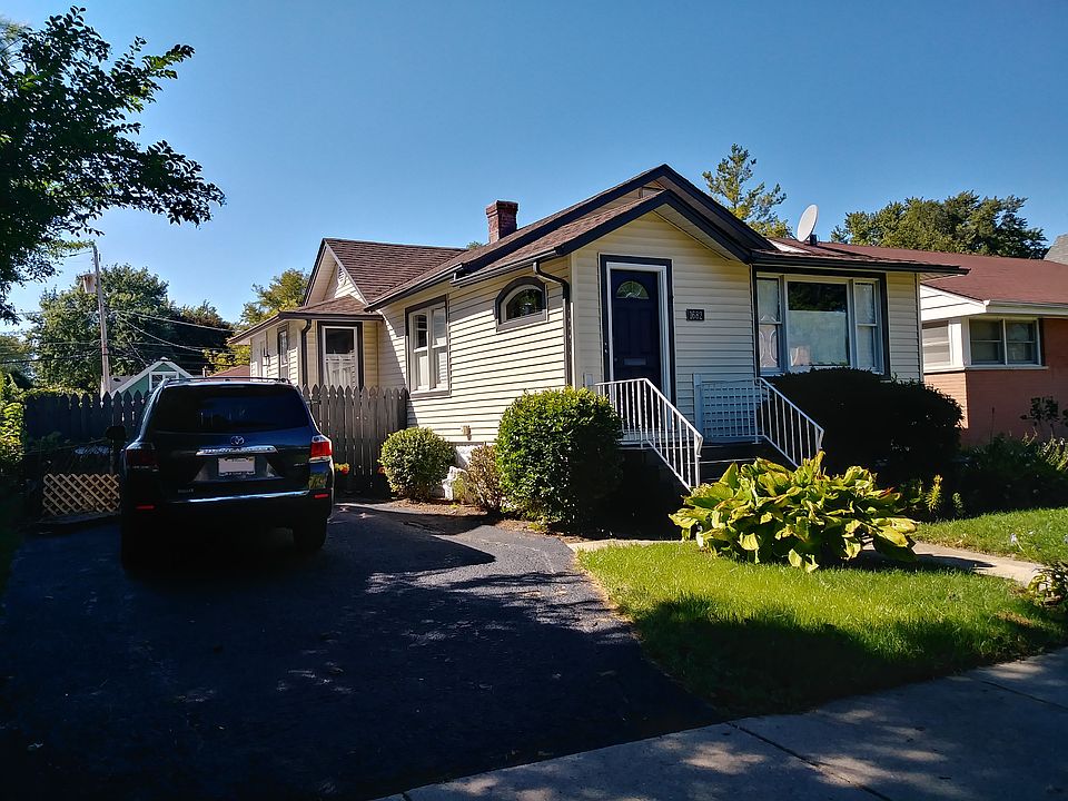 1st image of 1682 White St