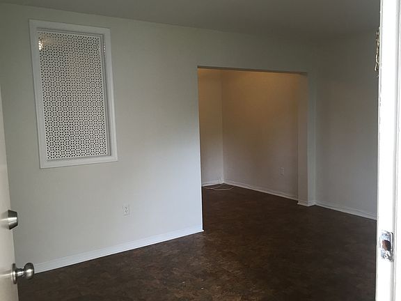 4th image of 218 Phoenetia Ave APT 2