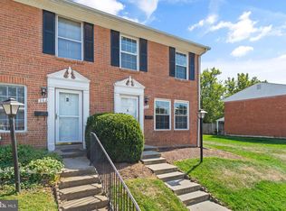 200 N Auburn Dr, Sterling, VA 20164