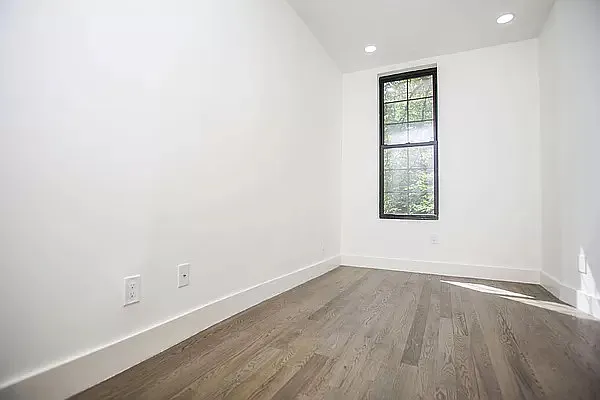 Rented by Green Leaf Management, LLC | media 19