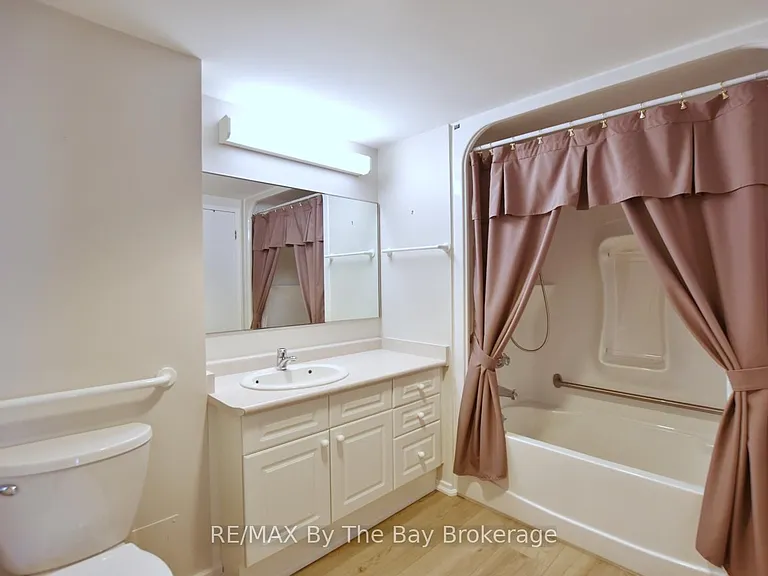 49 Raglan St #109 — Photo 19