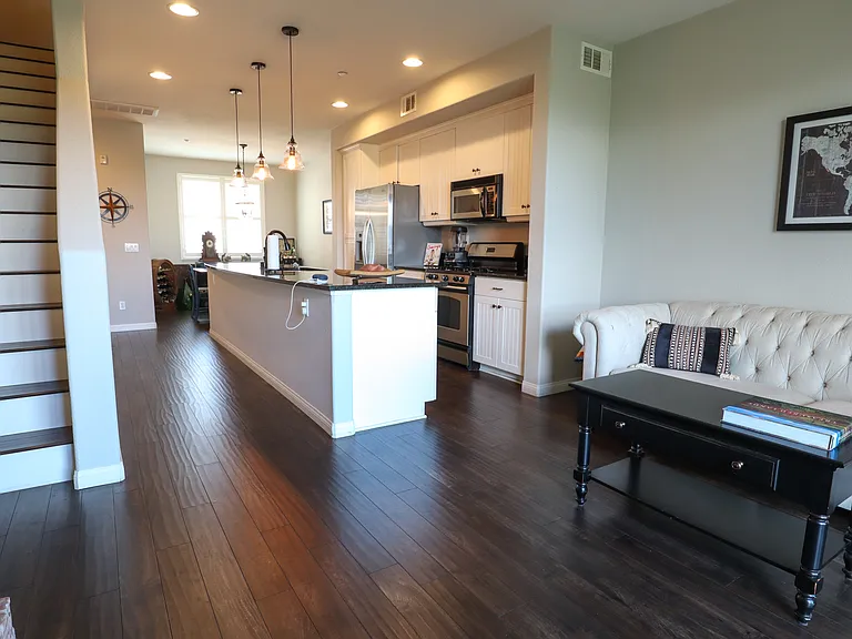 770 Harbor Cliff Way #142 — Photo 9