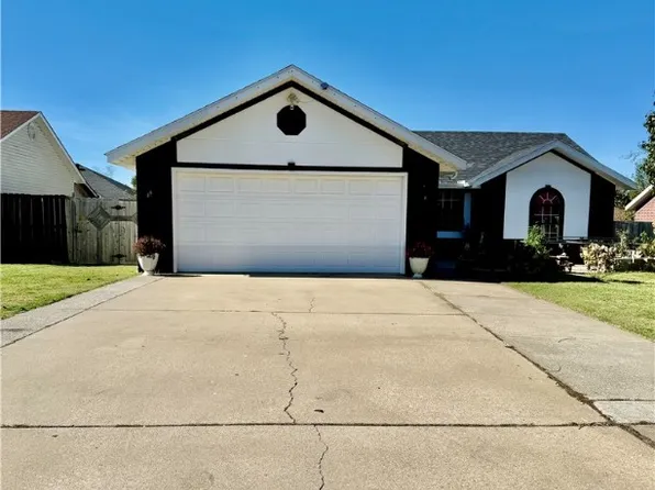 2006 S E Pl, Rogers, AR 72758