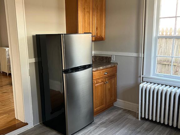 3rd image of 403 Highland Ave SW APT 1