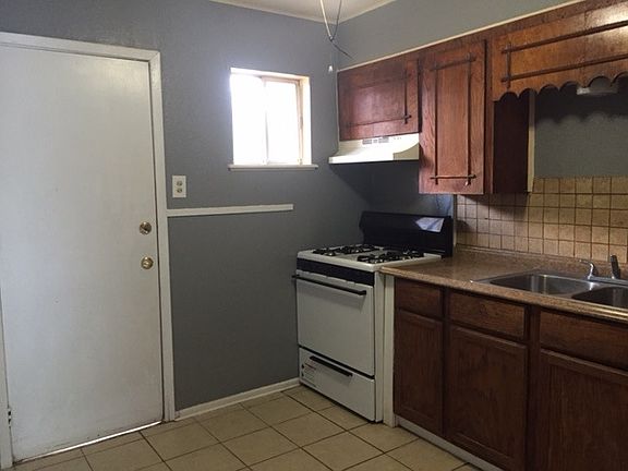 3rd image of 903 Drury Ln APT 3