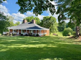 306 Quail Meadows Dr, Forest, VA 24551
