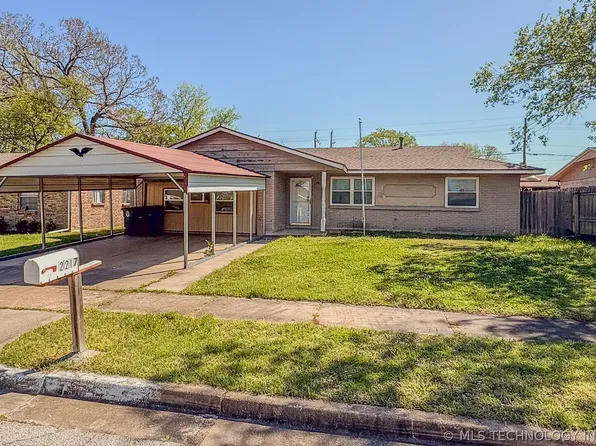 2217 S 128th East Pl, Tulsa, OK 74129