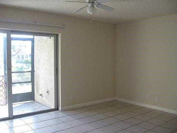 4th image of 719 Gardens Dr APT 106