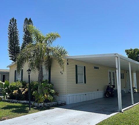4th image of 49 Ivy Ln