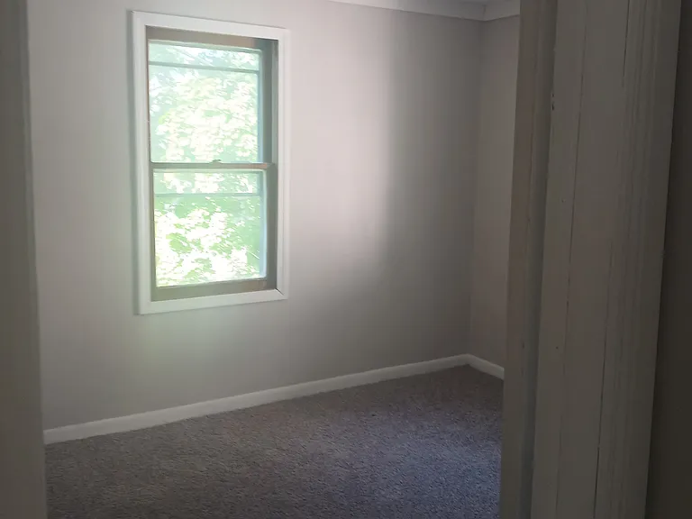 118 Avis St — Photo 6