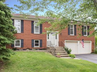 525 Ridgefield Dr, Roselle, IL 60172