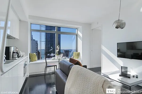 Rented by TNG Nassimi Realty | media 12