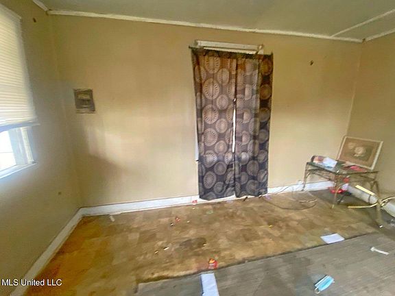 5th image of 1314 E Magnolia St