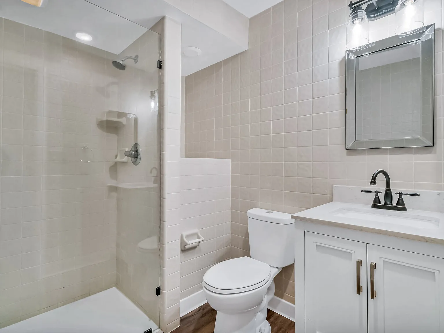 4 bed, 2.0 bath, 2155 sqft, $862 — Photo 3
