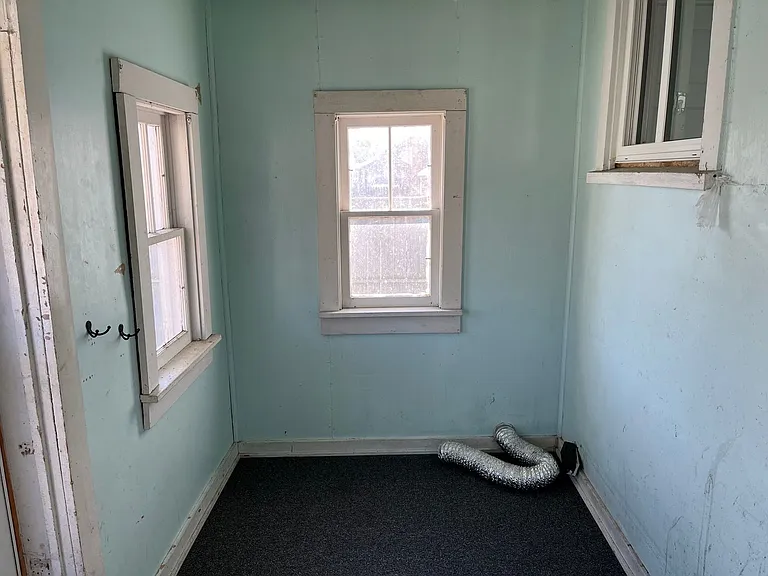 107 Logan St — Photo 16