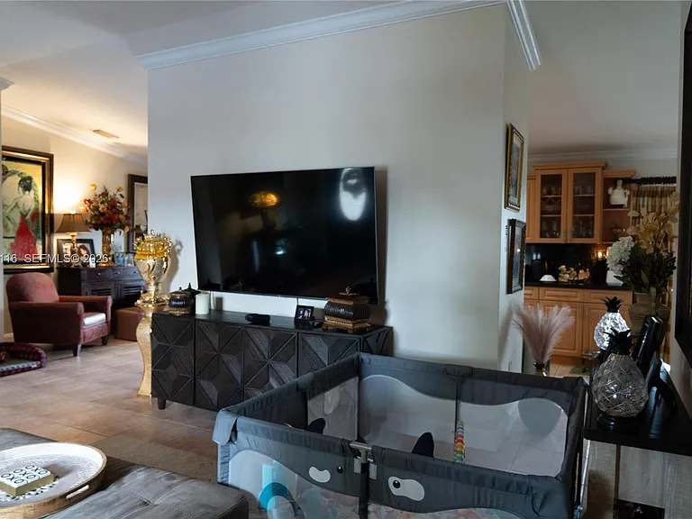 17992 SW 152nd Ct — Photo 5