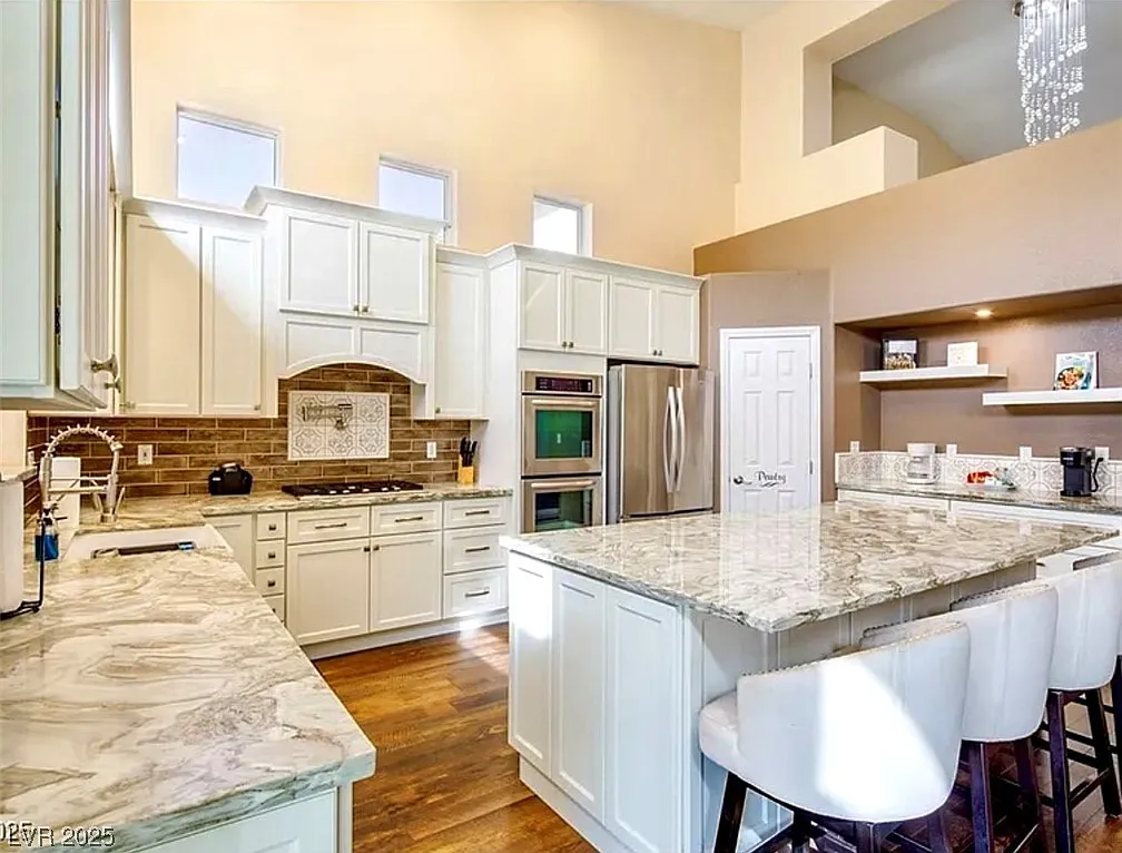 4 bed, 2.5 bath, 2759 sqft, $4,400 — Photo 4