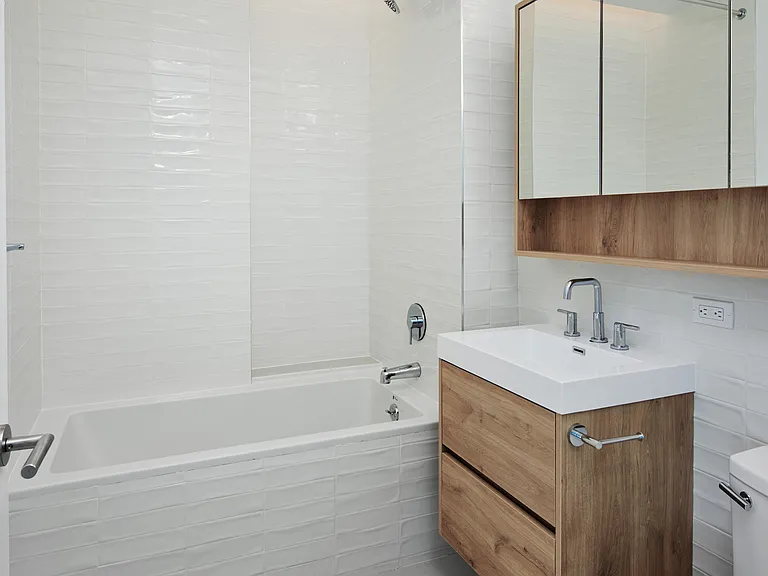 340 Lenox Rd #4B — Photo 5