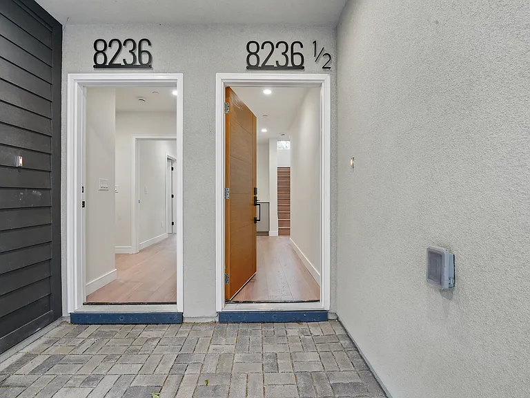 8236 1/2 Blackburn Ave — Photo 5