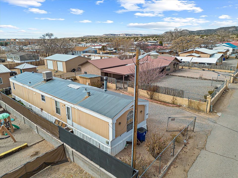 1st image of 900 Calle Loma