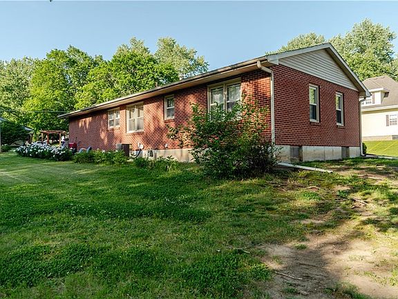 5th image of 1001 Maple St