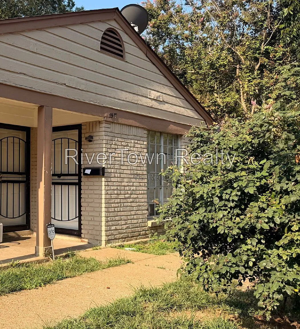 2 bed, 1.0 bath, 808 sqft, $795 — Photo 1