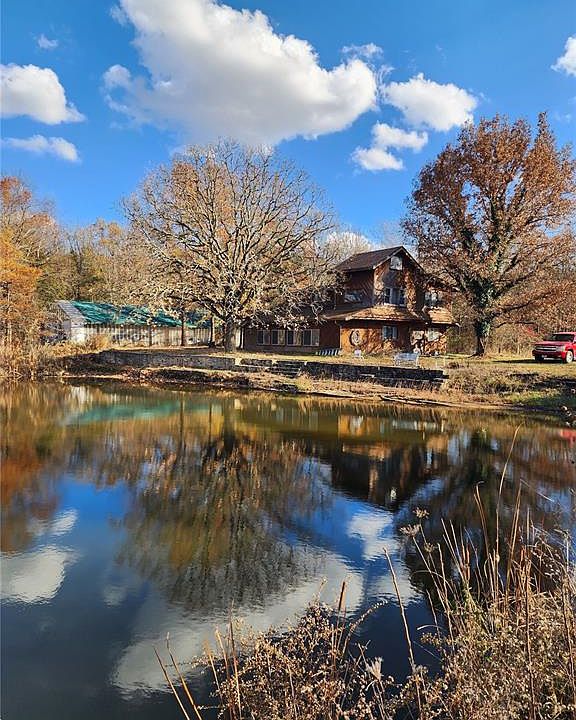 1st image of 10562 Carr Rd