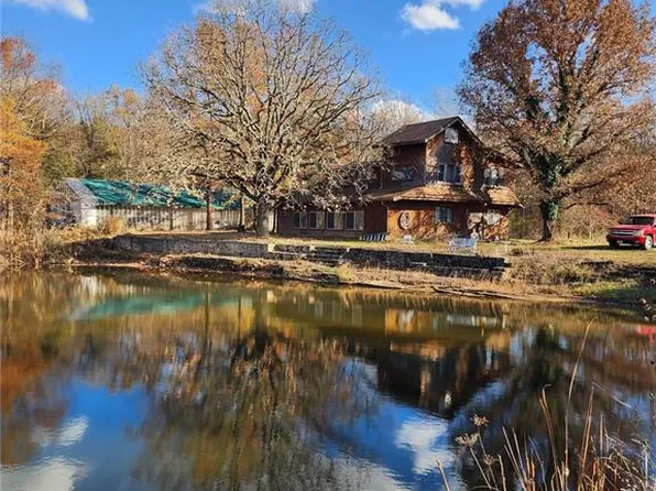 10562 Carr Rd, Bismarck, MO 63624