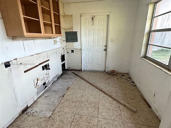 4th image of 1641 NW 5th St