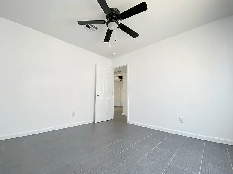 520 S 11th St — Photo 6