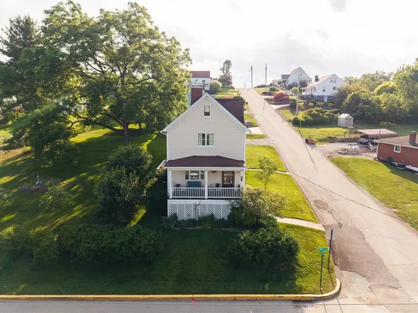 115 1st St, Irwin, PA 15642