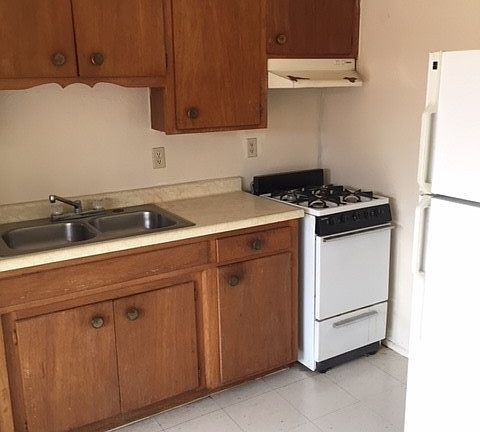 4th image of 3439 E Bermuda St APT E