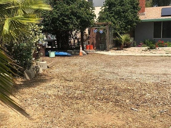 4th image of 24626 Eucalyptus Ave