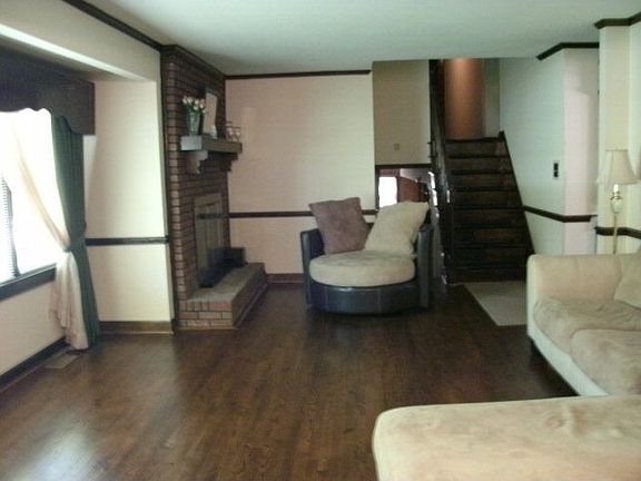 4th image of 218 Mansill Dr