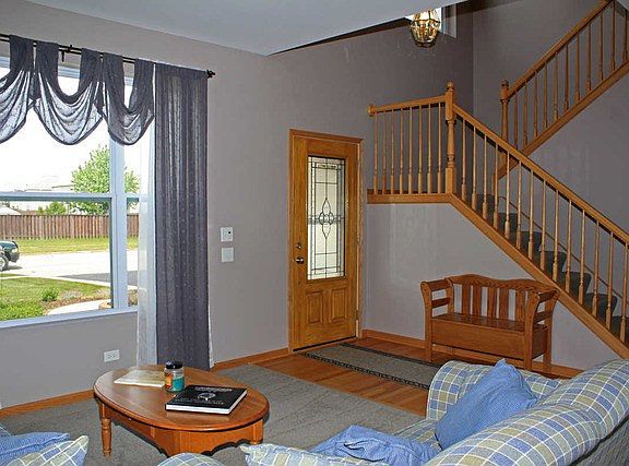 3rd image of 10818 Braemar Pkwy