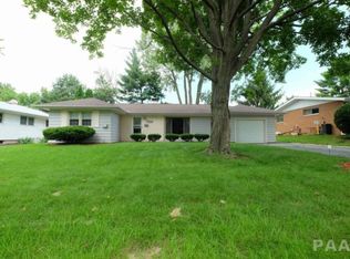 1817 W Clarewood Ave, Peoria, IL