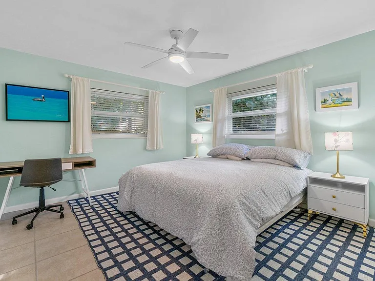 100 Venetian Dr #9 — Photo 17