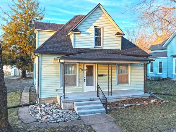 1416 Virginia St, Sabetha, KS 66534