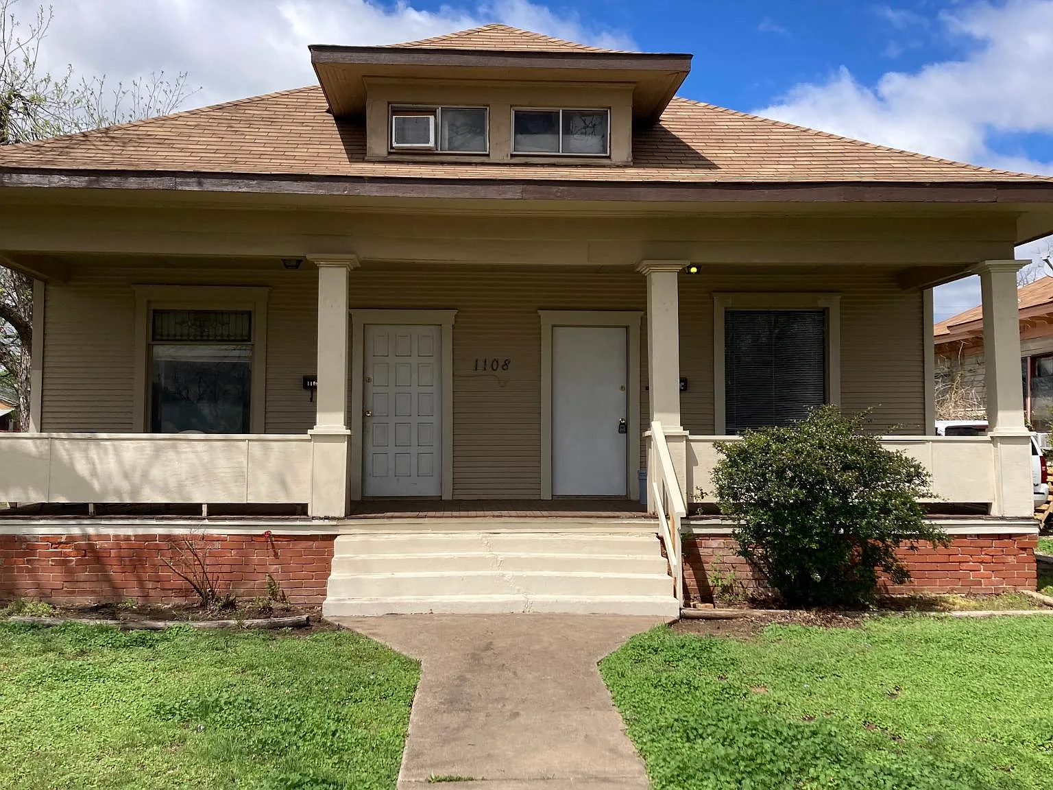 1108 Taylor St — Photo 1