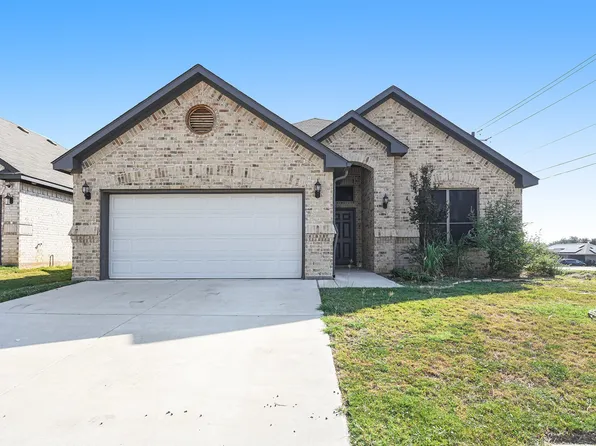 1300 Beach Dr, Azle, TX 76020