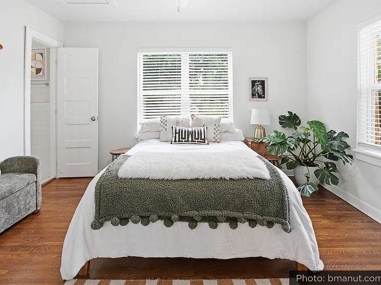 321 N Xenophon Ave — Photo 36