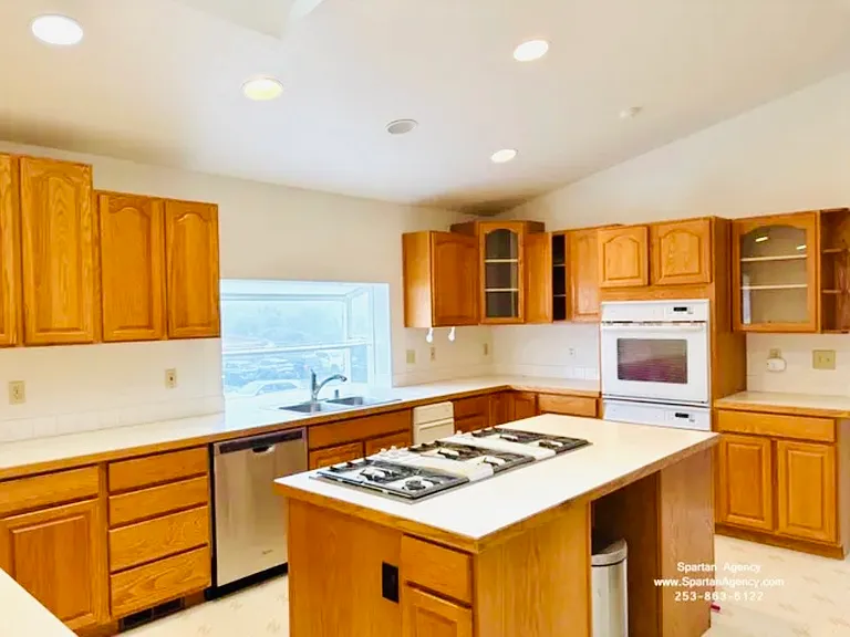15310 Main St E #1 — Photo 9