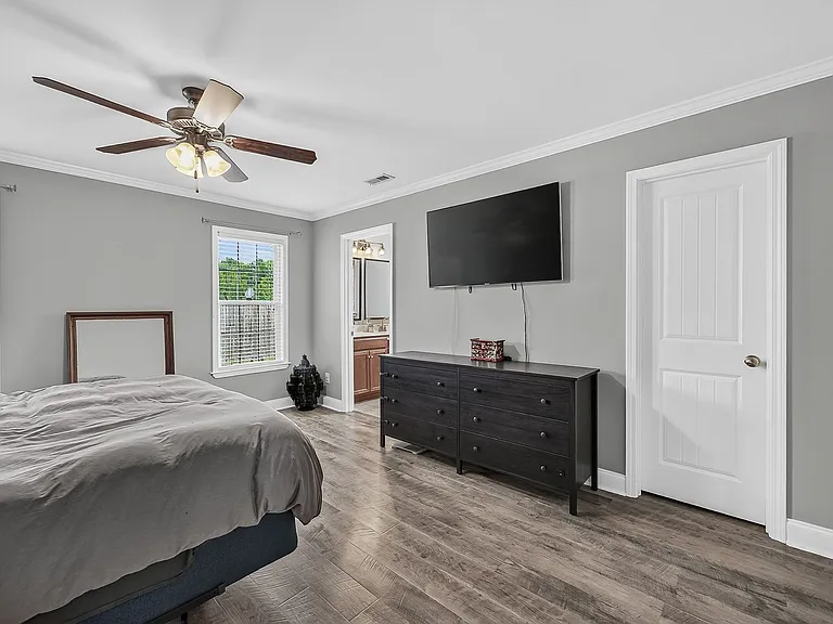 210 Riverstone Ct — Photo 14