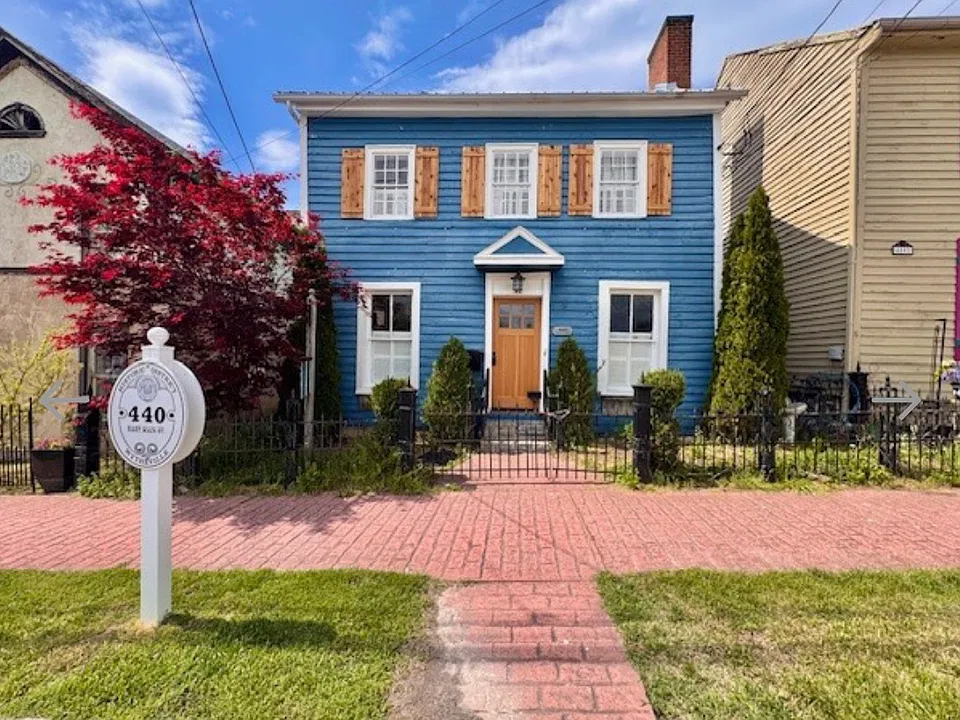 440 E Main St