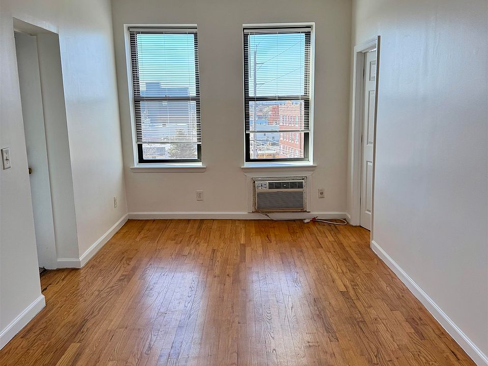 1st image of 43 Van Wagenen Ave APT 3D