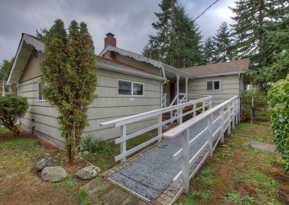 1st image of 720 132nd St S