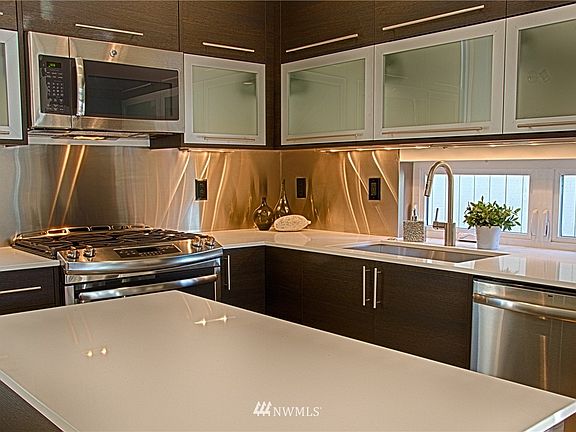 4th image of 1205 A 6 Avenue N