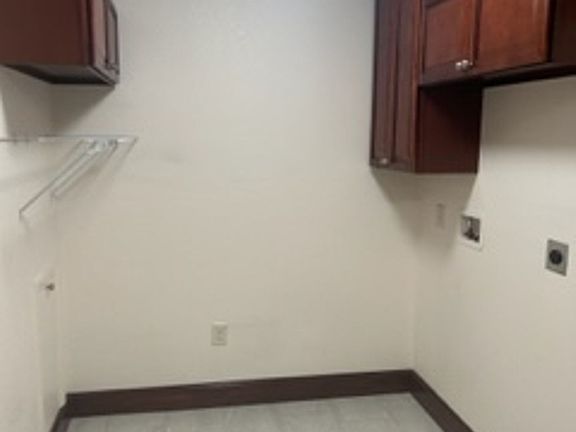 3rd image of 2540 41st Ave N #B
