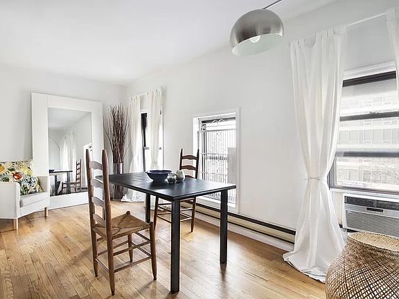 2nd image of 301 E Houston St #2F