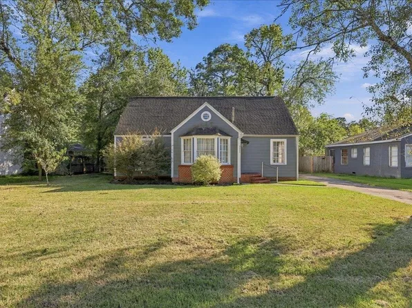 2425 Gladys Ave, Beaumont, TX 77702
